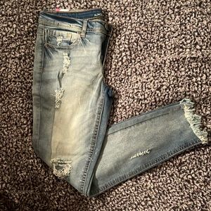 Almost Famous Medium wash 7